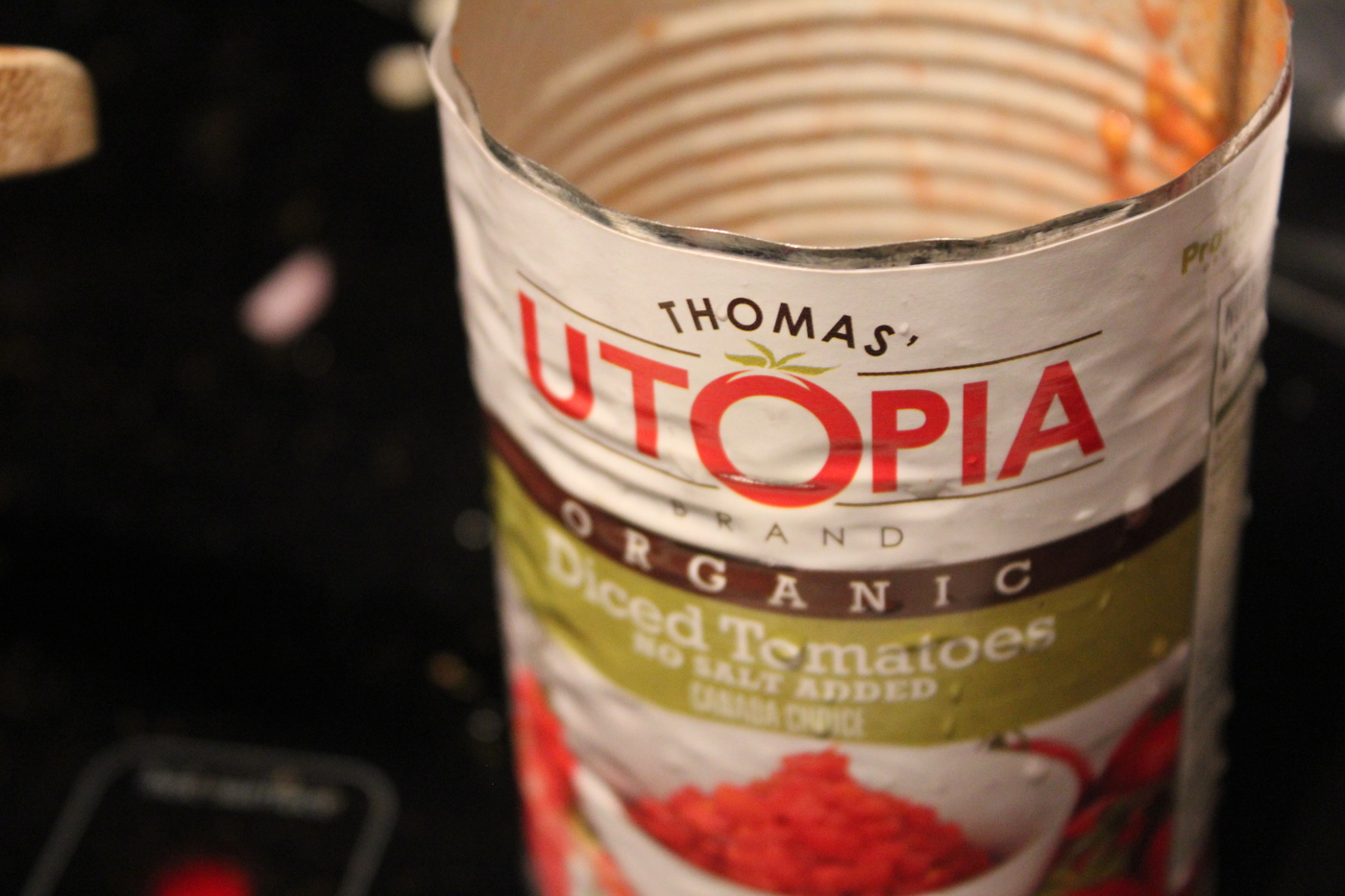 A can of Canadian organic diced tomatoes