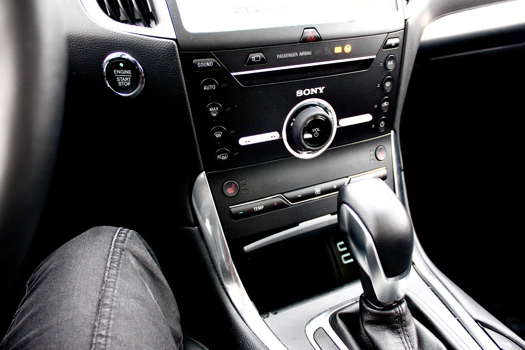 Ford Edge review of the gear shift and ignition